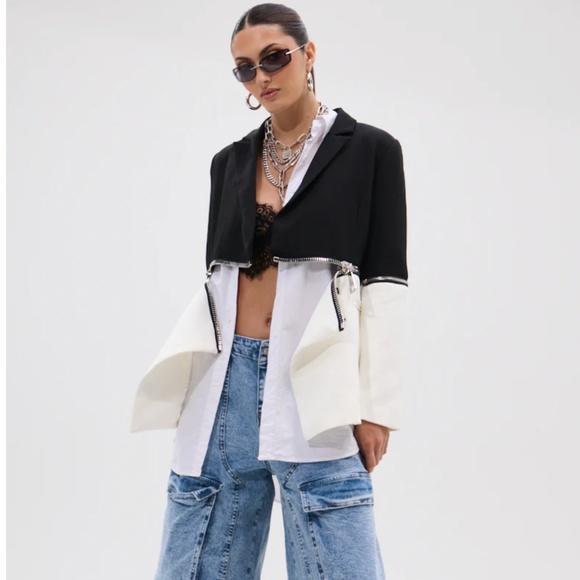 AKIRA Jackets & Blazers - DON’T TRIP ZIPPER BLAZER - 1X